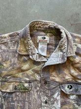 Load image into Gallery viewer, 2000’s Mossy Oak Breakup Camo Faded Button Up Shirt (L)