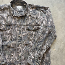 Load image into Gallery viewer, Vintage Dunn’s Mossy Oak Treestand Camo Button-Up Shirt (L)