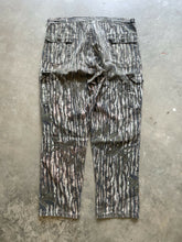 Load image into Gallery viewer, Vintage Realtree Camo Adjustable Waist Pants (XL)