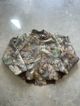 Load image into Gallery viewer, Vintage Realtree Camo Insulated Bomber Jacket (L)