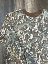 Load image into Gallery viewer, Vintage Mossy Oak Treestand Camo Long Sleeve Shirt (M)