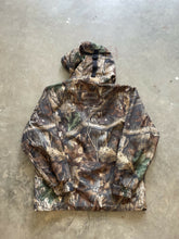 Load image into Gallery viewer, Vintage Cabela’s Realtree Advantage Timber Camo Jacket (M)