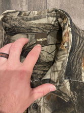 Load image into Gallery viewer, Vintage Ranger Denim Realtree Hardwoods Camo Button-Up Shirt (L)