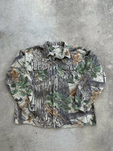 Load image into Gallery viewer, Vintage Walls Realtree Camo Button Up (XXL/XXXL)