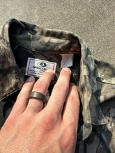 Load image into Gallery viewer, Vintage Mossy Oak Break Up Button Up (L)