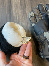 Load image into Gallery viewer, 1990’s Winchester Trebark Camo Insulated Gloves (L)