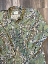 Load image into Gallery viewer, 1990’s Mossy Oak Full Foliage Camo Strap Shirt (XL)
