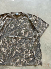 Load image into Gallery viewer, Vintage Mossy Oak Treestand Camo T-Shirt (XL)