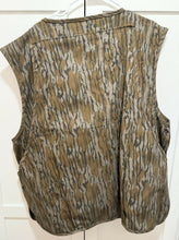 Load image into Gallery viewer, Mossy Oak Hill Country Vest (XXL)