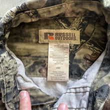 Load image into Gallery viewer, 2000’s Mossy Oak Breakup Camo Button-Up Shirt (L)