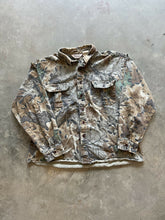 Load image into Gallery viewer, Vintage Walls Realtree Advantage Camo Button Up Shirt (XL)