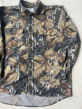 Load image into Gallery viewer, Vintage Mossy Oak Fall Foliage Camo Chamois Shirt (XL)