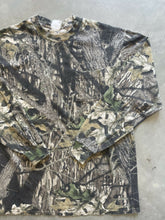Load image into Gallery viewer, Vintage Mossy Oak Breakup Camo Long Sleeve Shirt (L)