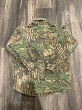 Load image into Gallery viewer, Vintage Deerskin Realtree Camo Chamois Shirt (L)