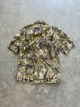 Load image into Gallery viewer, Vintage Realtree Advantage Wetlands Camo Short Sleeve Button-Up Shirt (M)