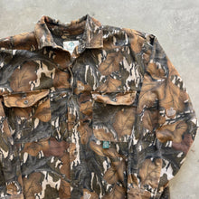 Load image into Gallery viewer, Vintage Mossy Oak Fall Foliage Camo Chamois Shirt (XL)
