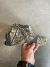 Load image into Gallery viewer, Vintage Realtree Hardwoods Camo Matthew’s Solocam Hat