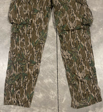 Load image into Gallery viewer, 90’s Mossy Oak Greenleaf Lightweight Pants (35x32) 🇺🇸