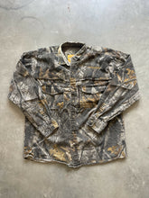 Load image into Gallery viewer, 2000’s Whitewater Realtree Hardwoods Camo Button Up Shirt (L)