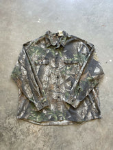Load image into Gallery viewer, 2000’s Realtree Hardwoods Camo Button Up Shirt (2XL)