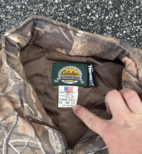 Load image into Gallery viewer, Vintage Cabelas Skyline Camo Puffer Jacket