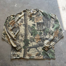 Load image into Gallery viewer, Vintage Realtree Camo Long Sleeve (L)