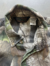 Load image into Gallery viewer, Vintage Realtree Hardwoods Camo Button Up Shirt (M)