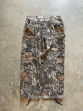 Load image into Gallery viewer, Vintage Redhead Realtree Camo Adjustable Waist Pants (L)
