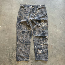 Load image into Gallery viewer, Vintage Denim Mossy Oak Breakup Camo Pants (L)