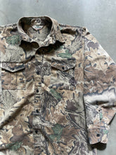 Load image into Gallery viewer, Vintage Realtree Advantage Camo Button-Up Shirt (XL)