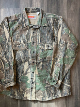 Load image into Gallery viewer, 1990’s Winchester Trebark Camo Chamois Shirt (L)