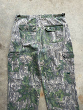 Load image into Gallery viewer, 00’s Vintage Mossy Oak Shadow Leaf Camo Pants (29-35”x32”)