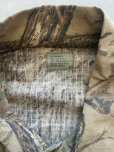 Load image into Gallery viewer, Vintage Realtree Camo Shacket (3XL)