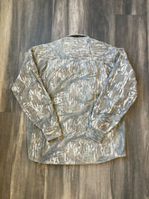 Load image into Gallery viewer, Vintage Rattlers Brand Mossy Oak Treestand Camo Chamois Shirt (L)