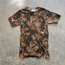 Load image into Gallery viewer, Vintage Mossy Oak Fall Foliage Camo T-Shirt (S)