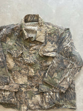 Load image into Gallery viewer, Vintage Realtree Camo Shacket (3XL)