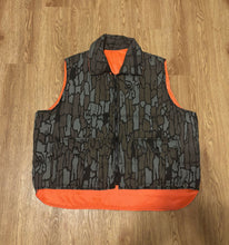 Load image into Gallery viewer, Vintage Winchester Trebark Reversible Puffer Vest XXL