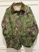 Load image into Gallery viewer, Mossy Oak Full Foliage Custom Corduroy Collar Jacket (M)