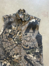 Load image into Gallery viewer, Vintage Mossy Oak Breakup Camo Sleeveless Shirt (L)