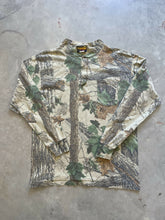 Load image into Gallery viewer, Vintage Realtree Camo Henley Shirt (M)