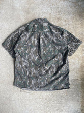 Load image into Gallery viewer, Vintage Browning Mossy Oak Greenleaf Camo Short Sleeve Button-Up Shirt (L/XL)