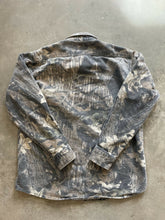 Load image into Gallery viewer, Vintage Mossy Oak Breakup Camo Chamois Shirt (L)