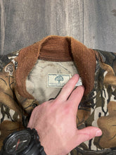 Load image into Gallery viewer, 90’s Mossy Oak Fall Foliage Camo Bomber Jacket (M) 🇺🇸