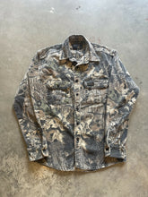 Load image into Gallery viewer, Vintage Mossy Oak Breakup Camo Chamois Shirt (M)