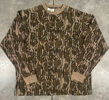 Load image into Gallery viewer, 90’s Mossy Oak Bottomland Long Sleeve Shirt (XL/L) 🇺🇸