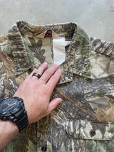 Load image into Gallery viewer, Vintage Walls Realtree Camo Button Up Shirt (2XL)