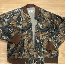 Load image into Gallery viewer, Vintage Mossy Oak Fall Foliage Jacket Medium USA