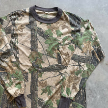 Load image into Gallery viewer, Vintage Realtree Camo Shirt (M)