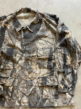 Load image into Gallery viewer, Vintage Realtree Hardwoods Camo 4-Pocket Jacket (2XL)