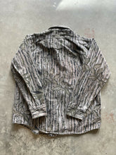 Load image into Gallery viewer, 90’s Realtree Camo Chamois Shirt (L) 🇺🇸